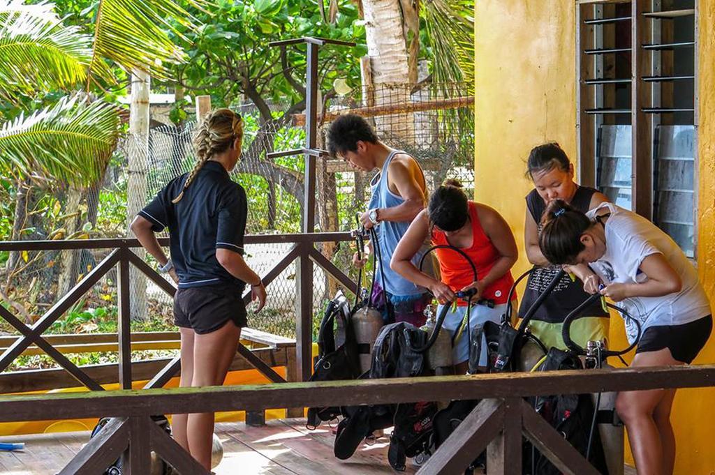 Ratu Kini Backpackers And Dive Resort Mana Island Luaran gambar