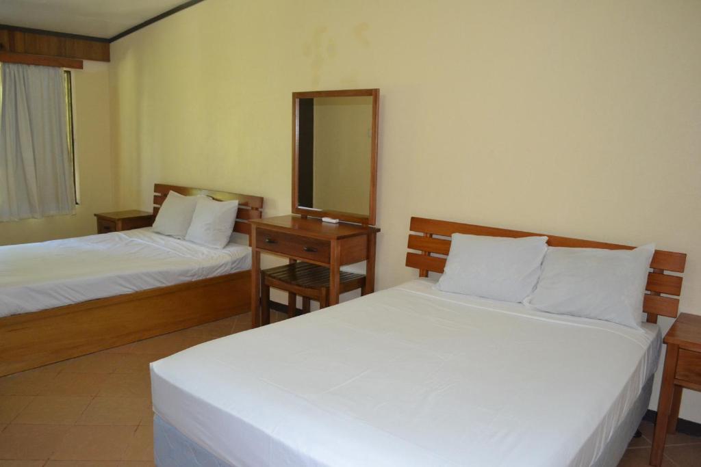 Ratu Kini Backpackers And Dive Resort Mana Island Bilik gambar