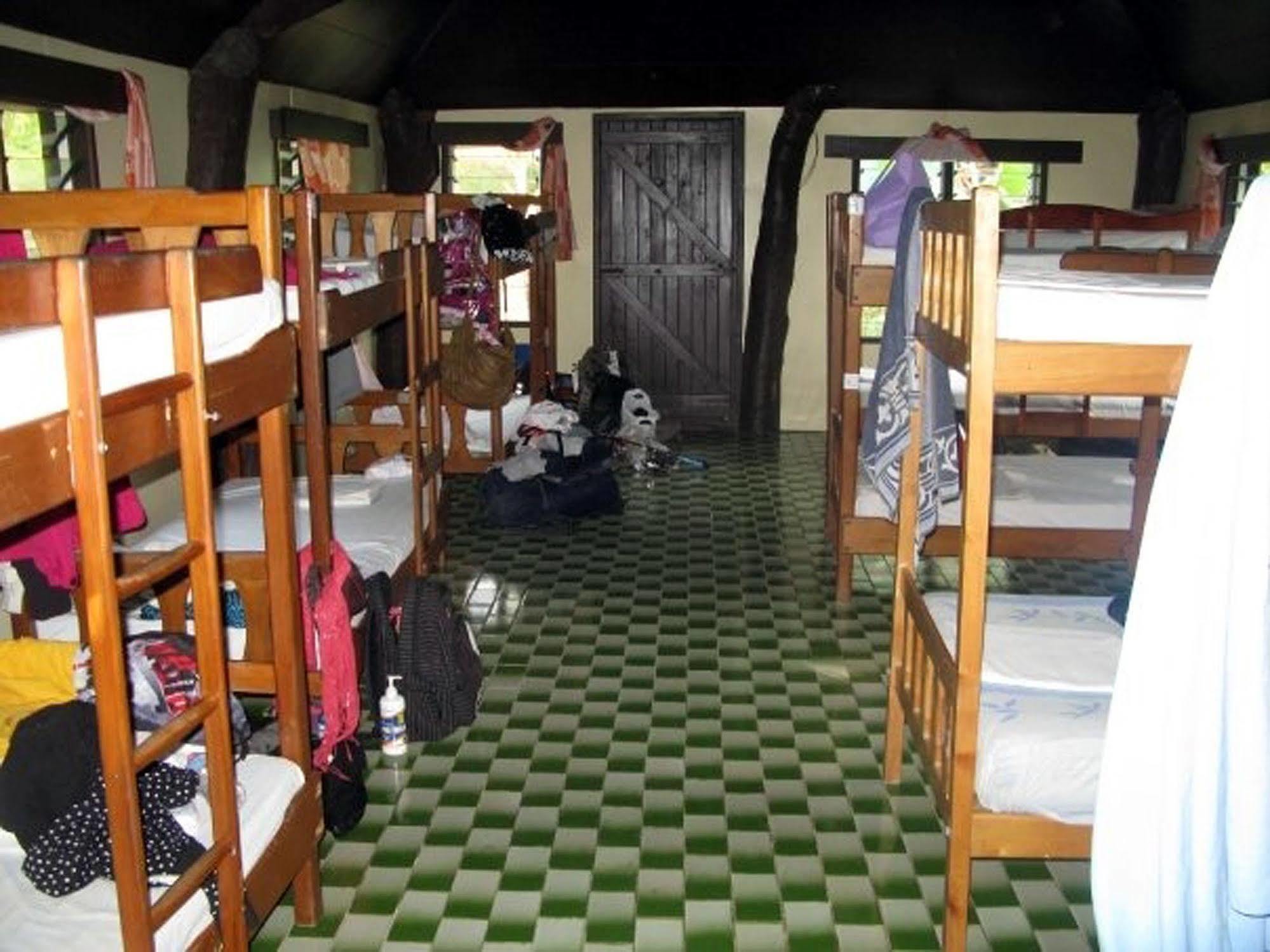 Ratu Kini Backpackers And Dive Resort Mana Island Luaran gambar